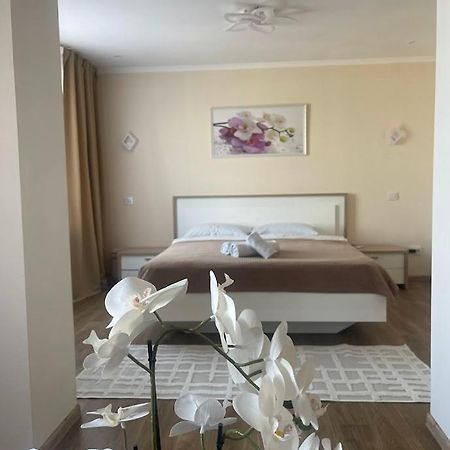 Hotel Elegia Тростянець Екстер'єр фото