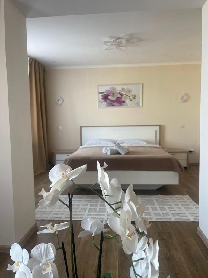 Hotel Elegia Тростянець Екстер'єр фото
