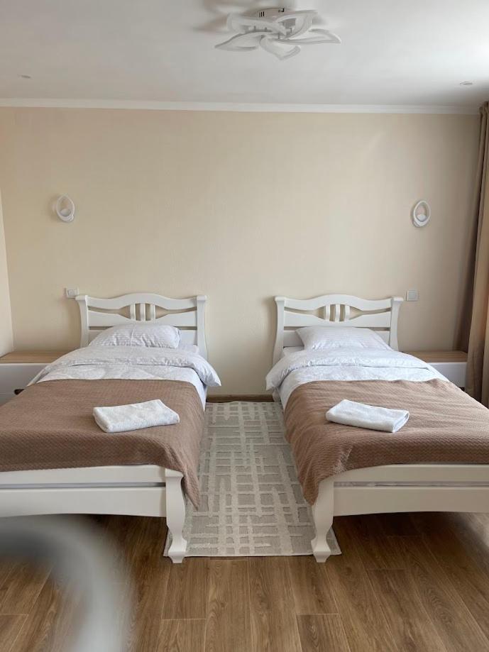 Hotel Elegia Тростянець Екстер'єр фото