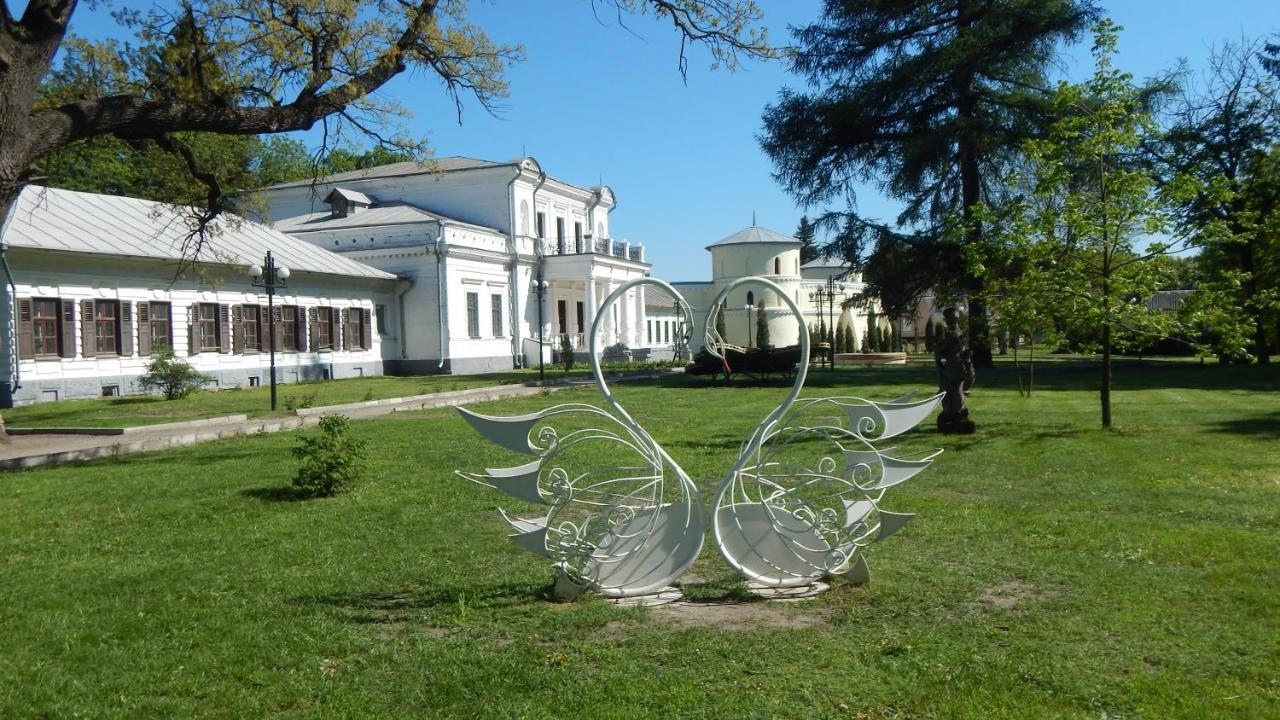 Hotel Elegia Тростянець Екстер'єр фото